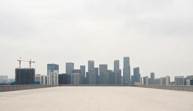 软件研发中的技术选型：如何优化系统性能与维护效率